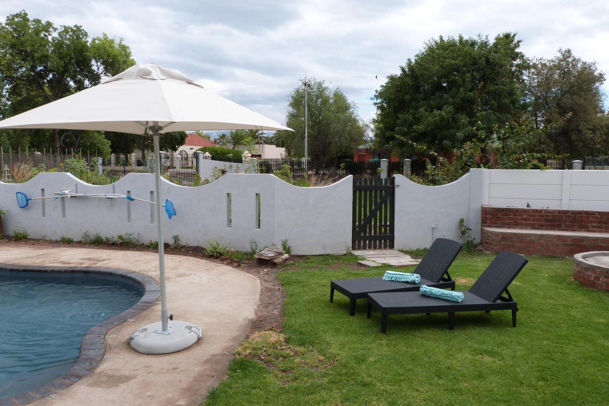 Apartamento Hannah'S Haven Studio Deluxe - No Loadshedding Beaufort West Exterior foto