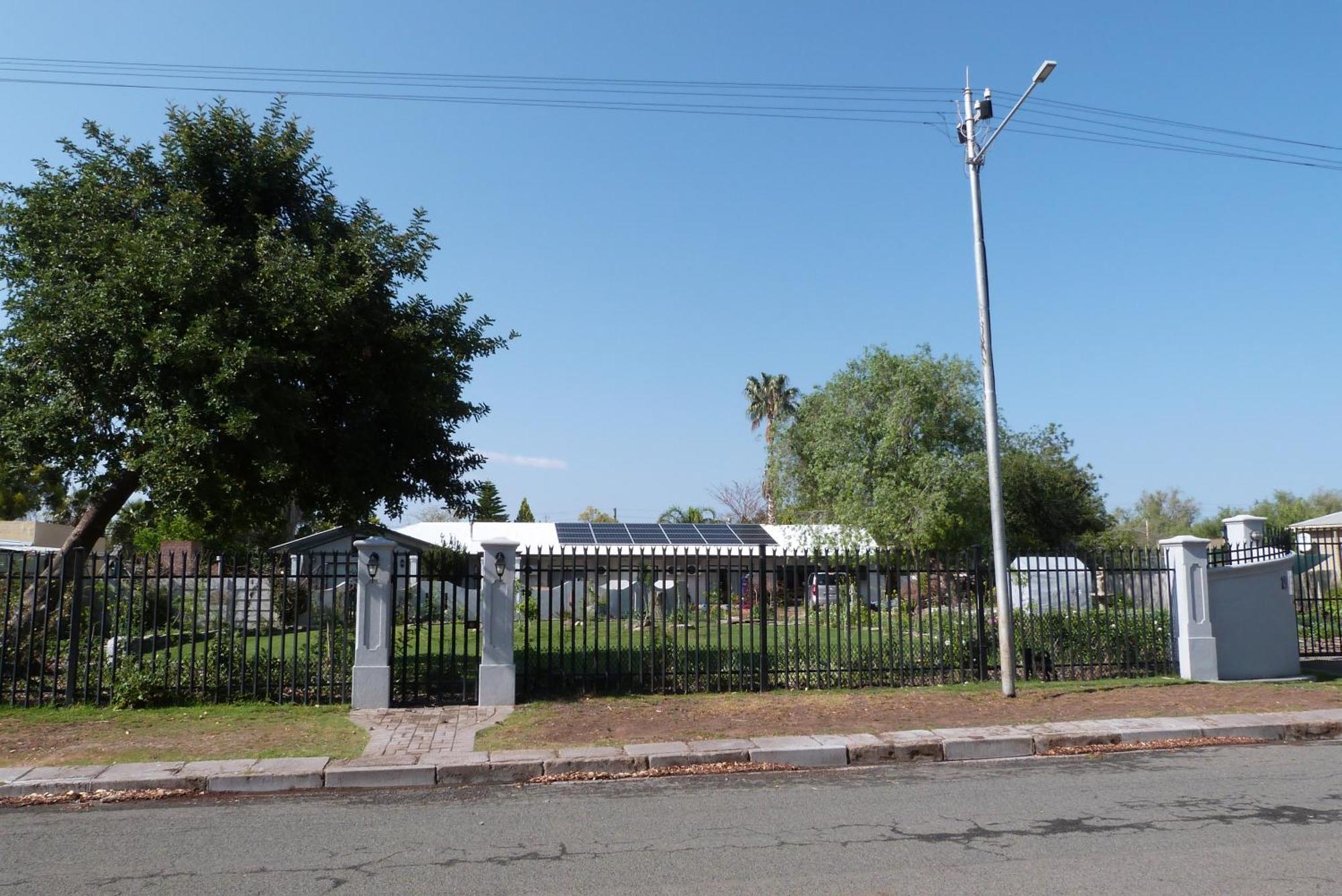 Apartamento Hannah'S Haven Studio Deluxe - No Loadshedding Beaufort West Exterior foto